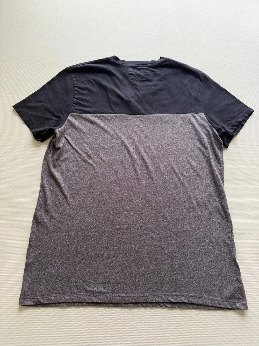 Guess Men's Two-Tone V-Neck T-Shirt in Black and Gray Heather - Picture 8 of 11
